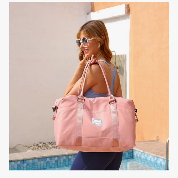 Handbags - ✈️ Duffle/travel bag pink